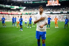 申花弃将海港焕新：进球如麻成球队火力点，国家队呼声高